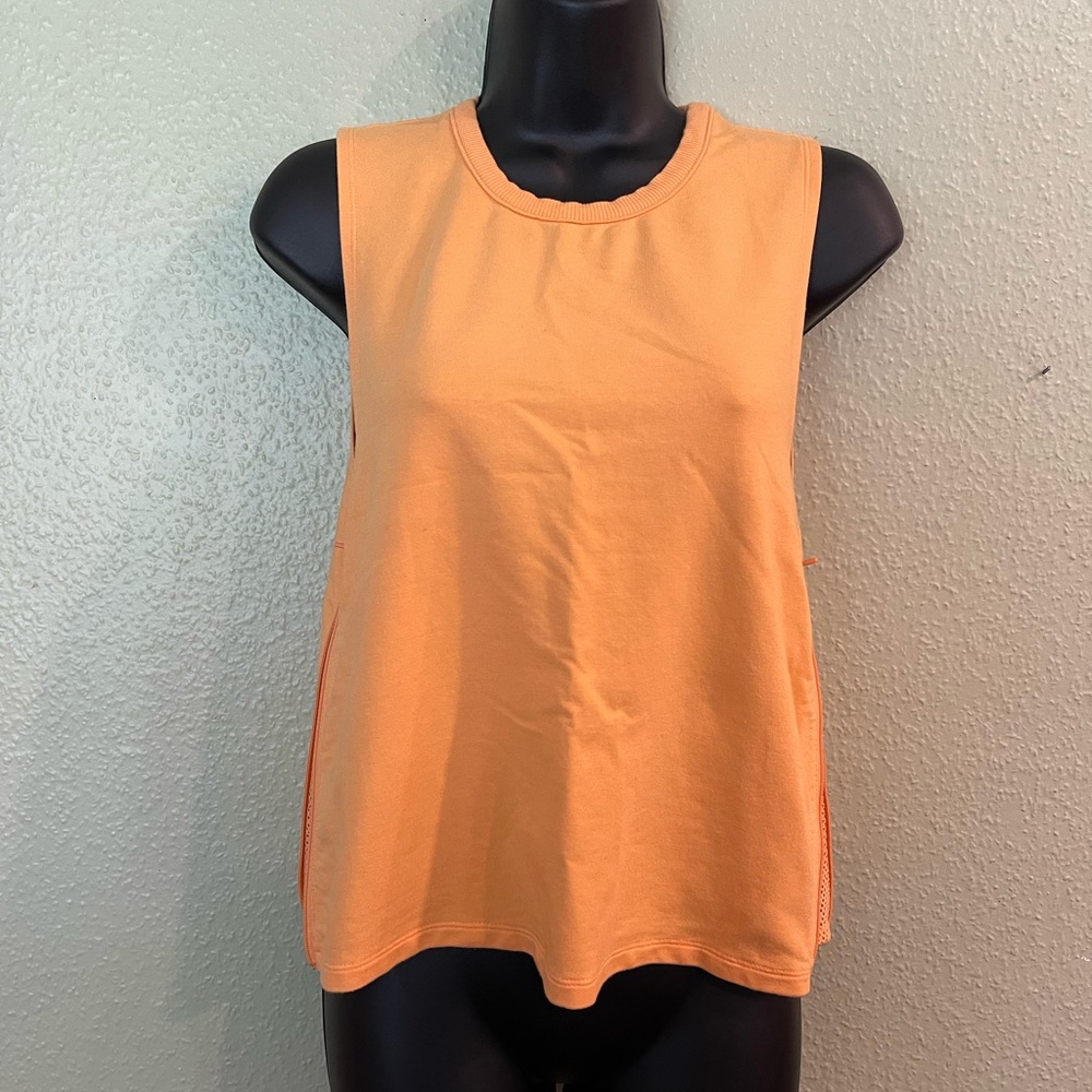 Athleta Sleeveless Tank Top with zippered mesh sides. EUC